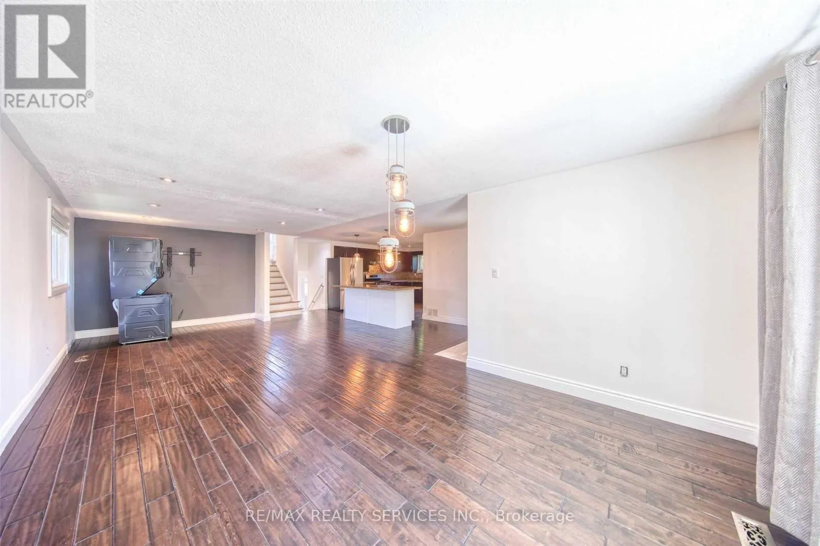 88 CLOVER RIDGE DRIVE W