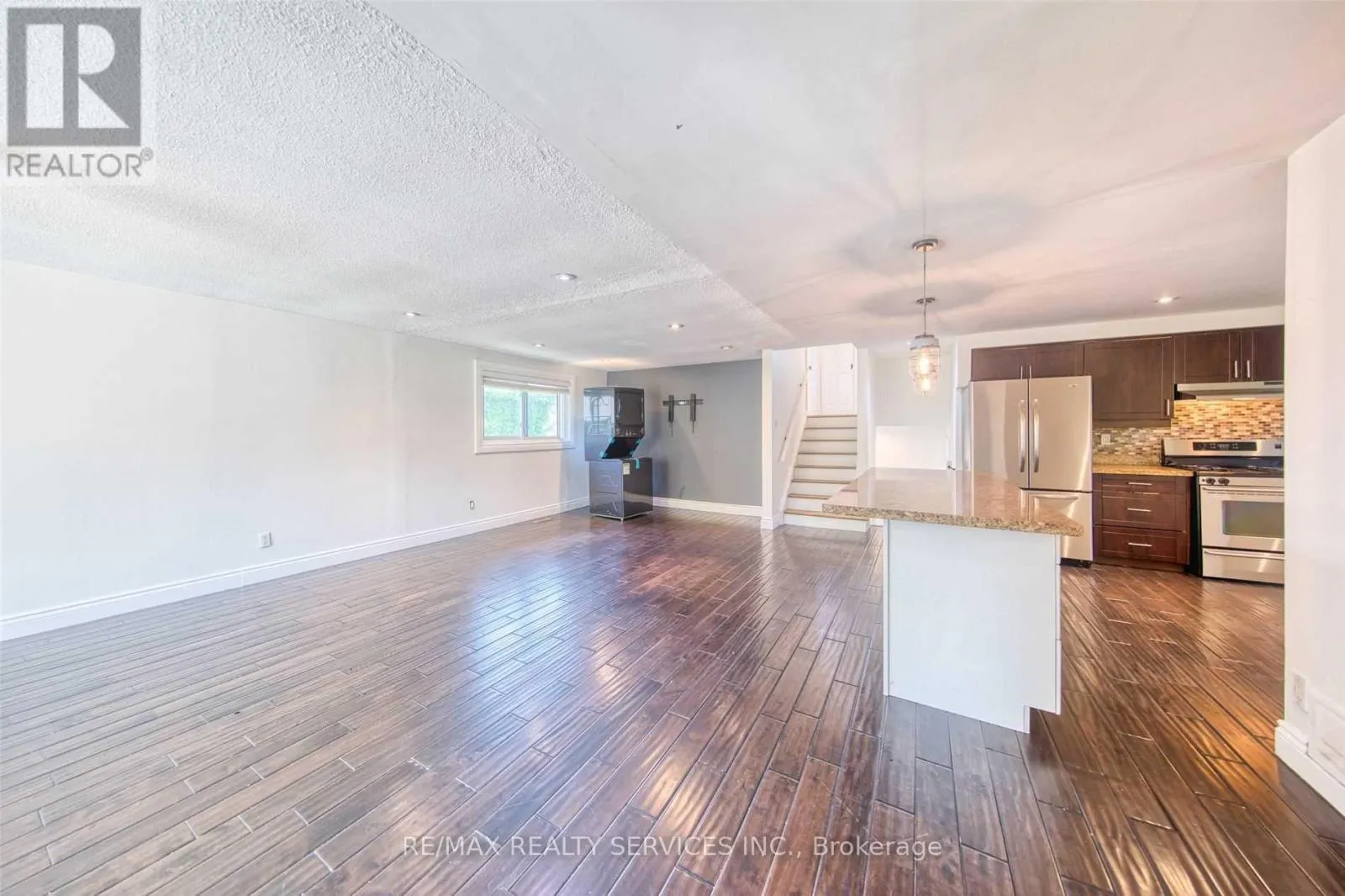 88 CLOVER RIDGE DRIVE W