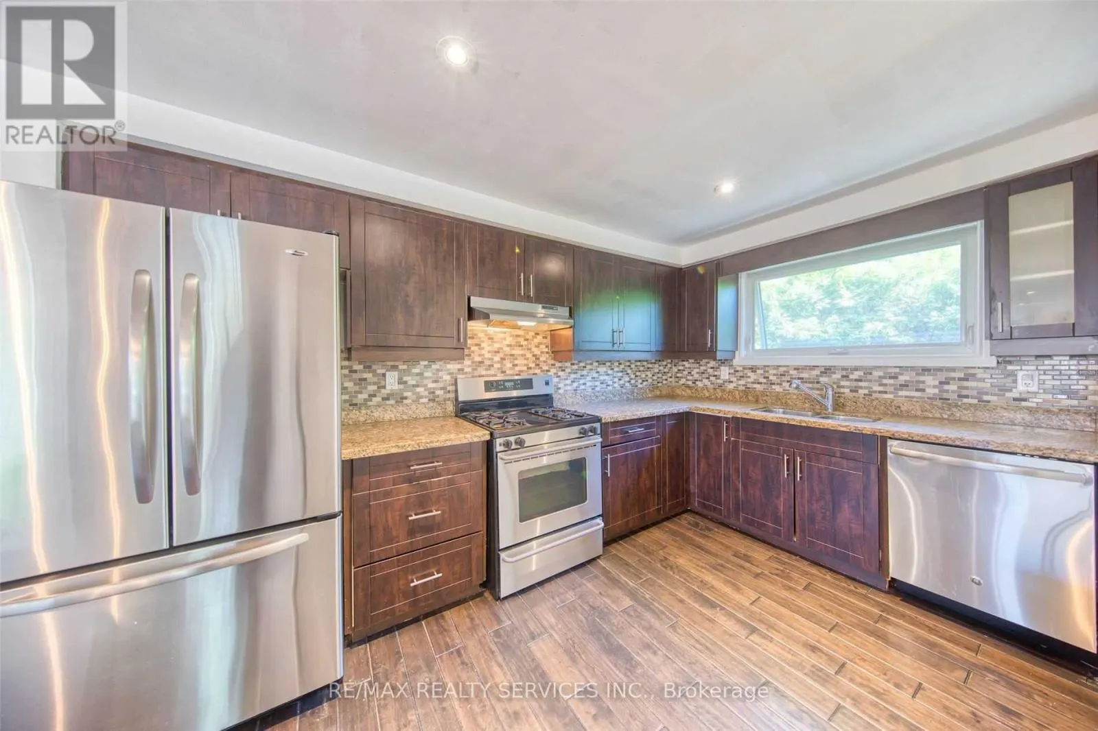88 CLOVER RIDGE DRIVE W