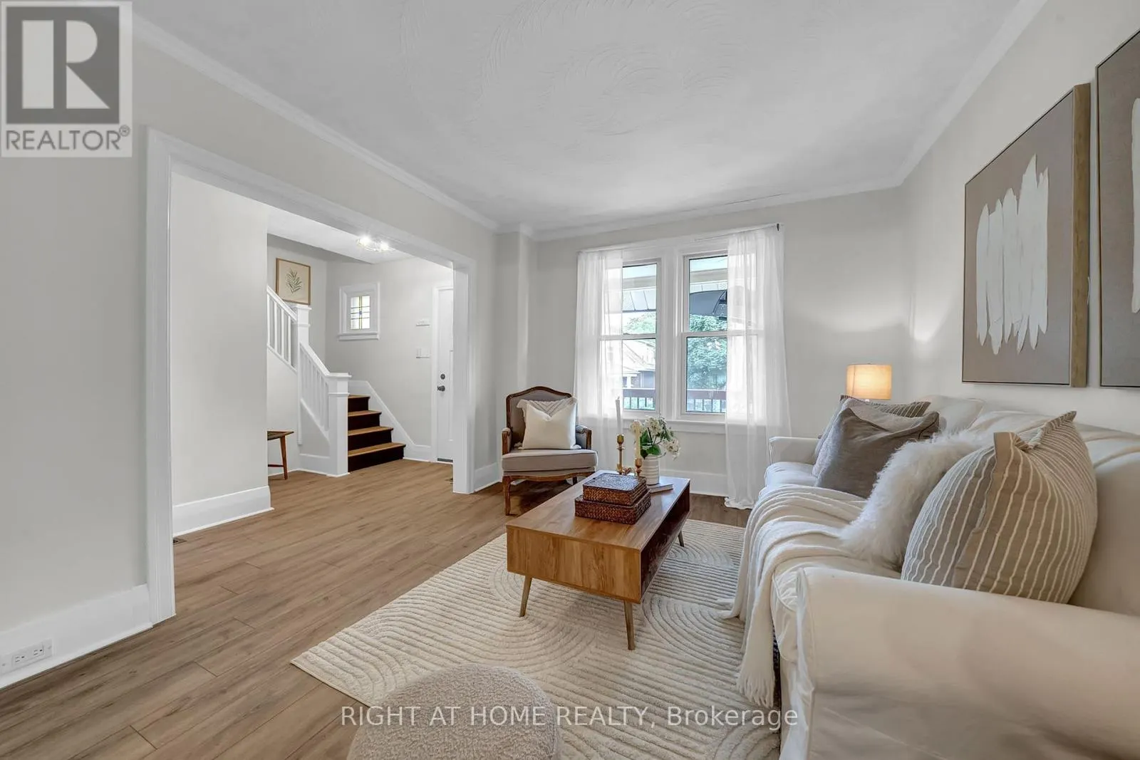 84 OSHAWA BOULEVARD N
