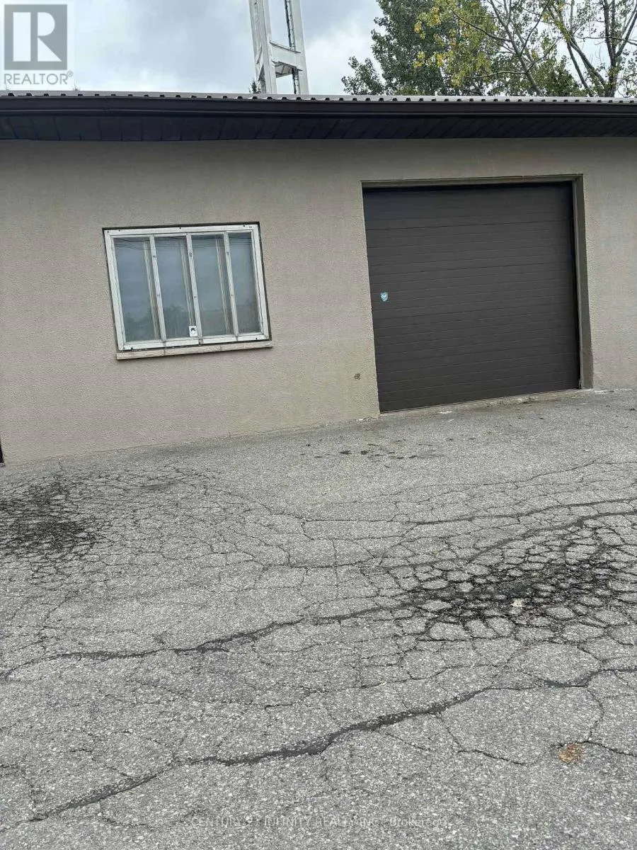 8 - 200 VALENCIA ROAD, #8