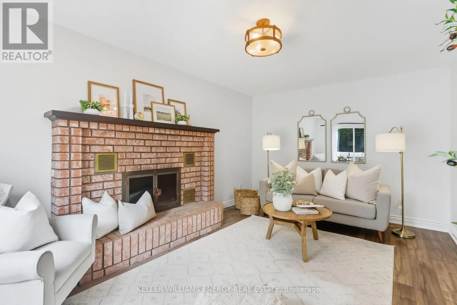 54 CANADIAN OAKS DRIVE