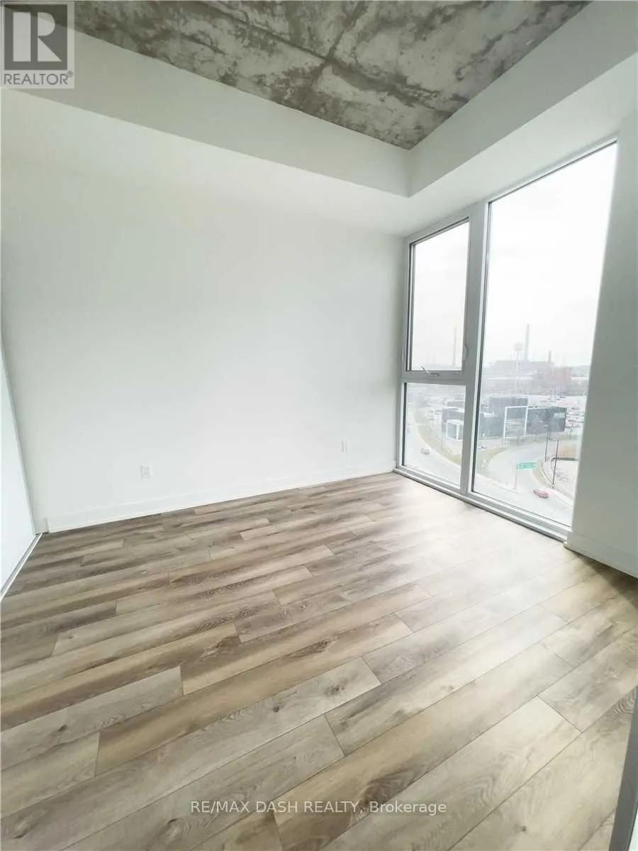 805 - 15 BASEBALL PLACE