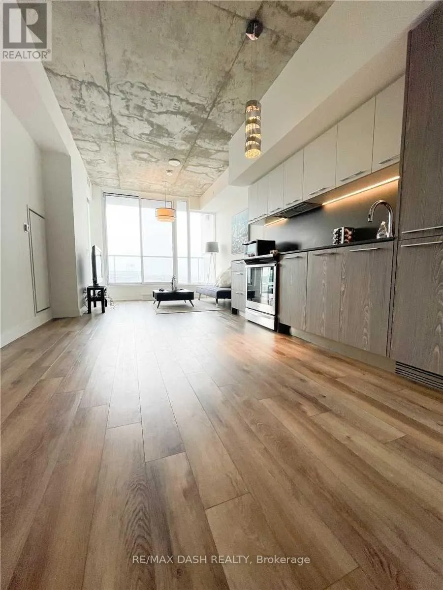 805 - 15 BASEBALL PLACE