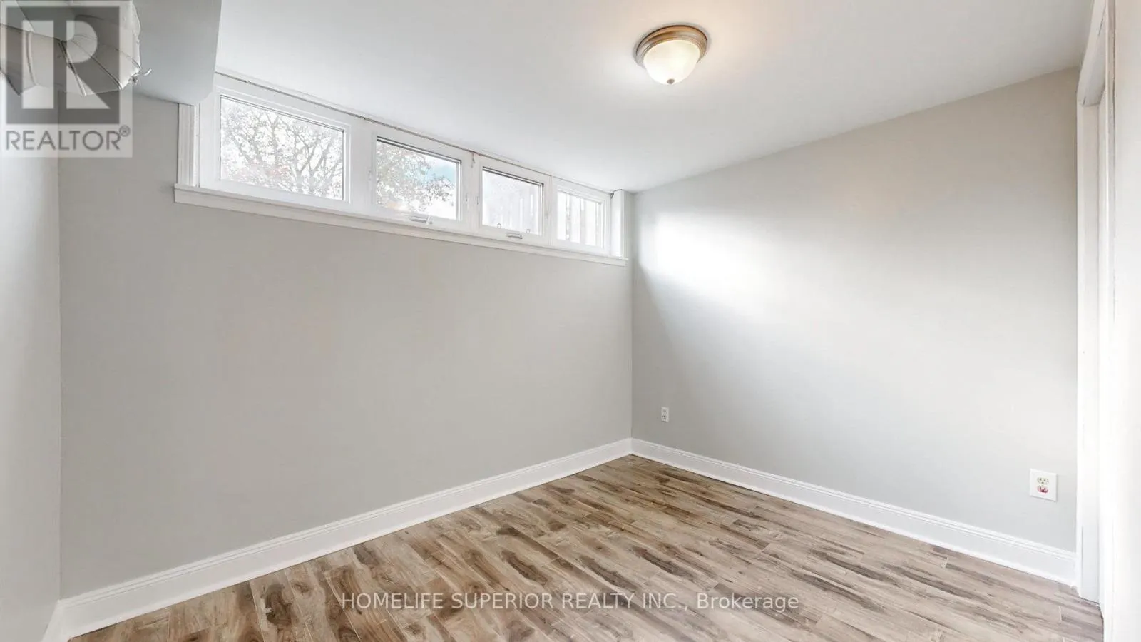 380 VANCOUVER CRESCENT