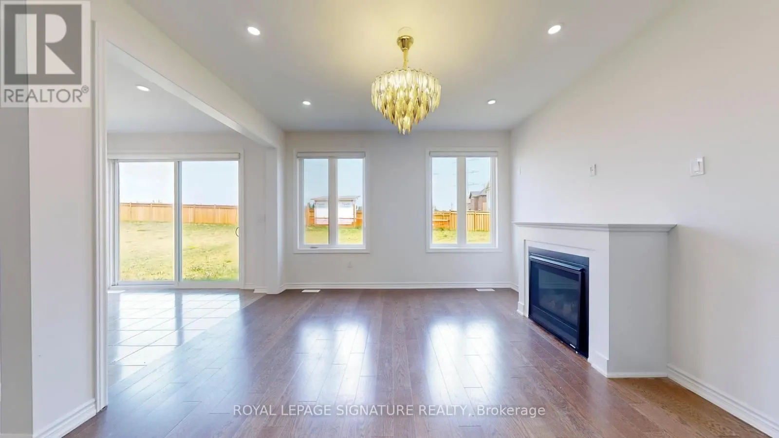 UPPER - 2592 STALLION DRIVE