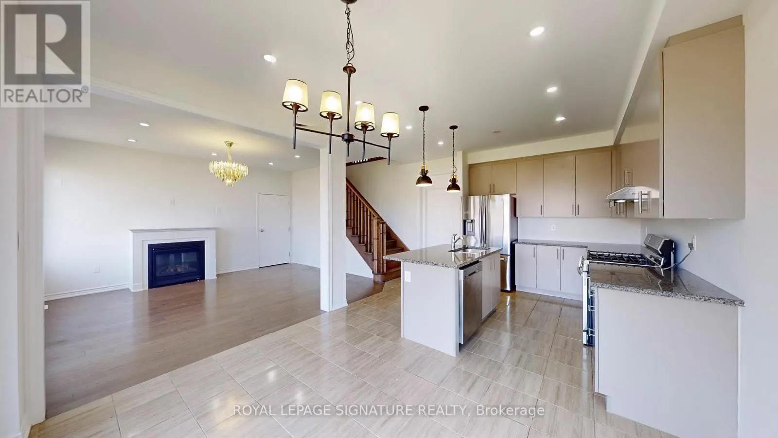 UPPER - 2592 STALLION DRIVE