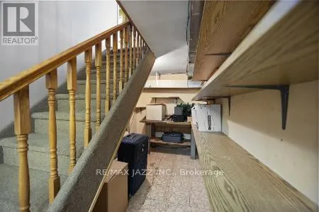 389 CARNABY COURT