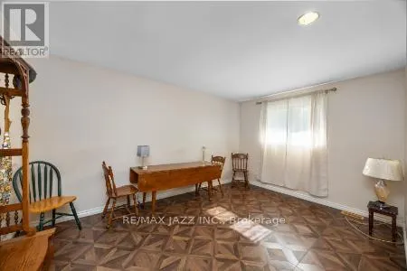 389 CARNABY COURT
