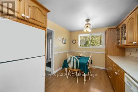 389 CARNABY COURT