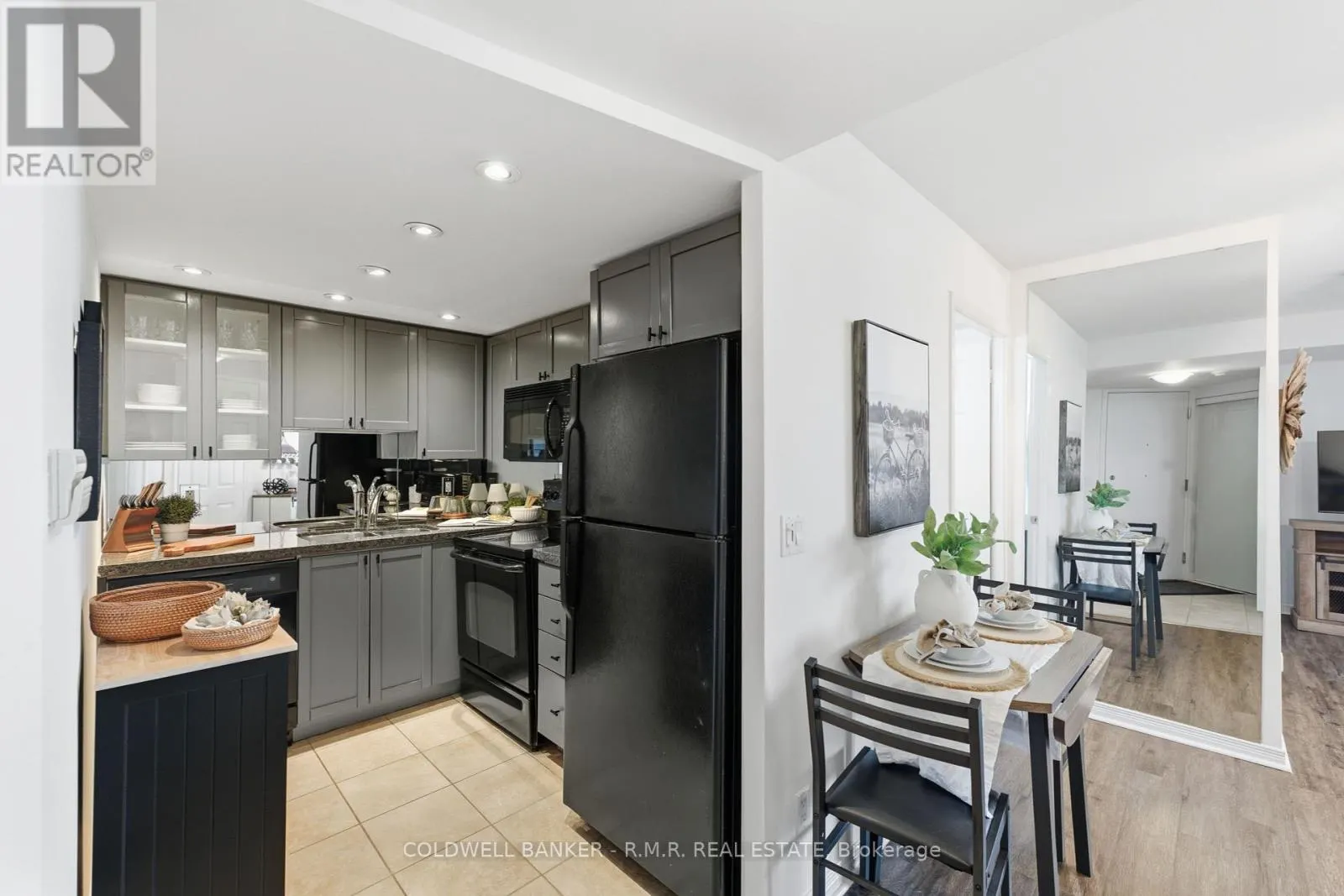 517 - 340 WATSON STREET W, #517