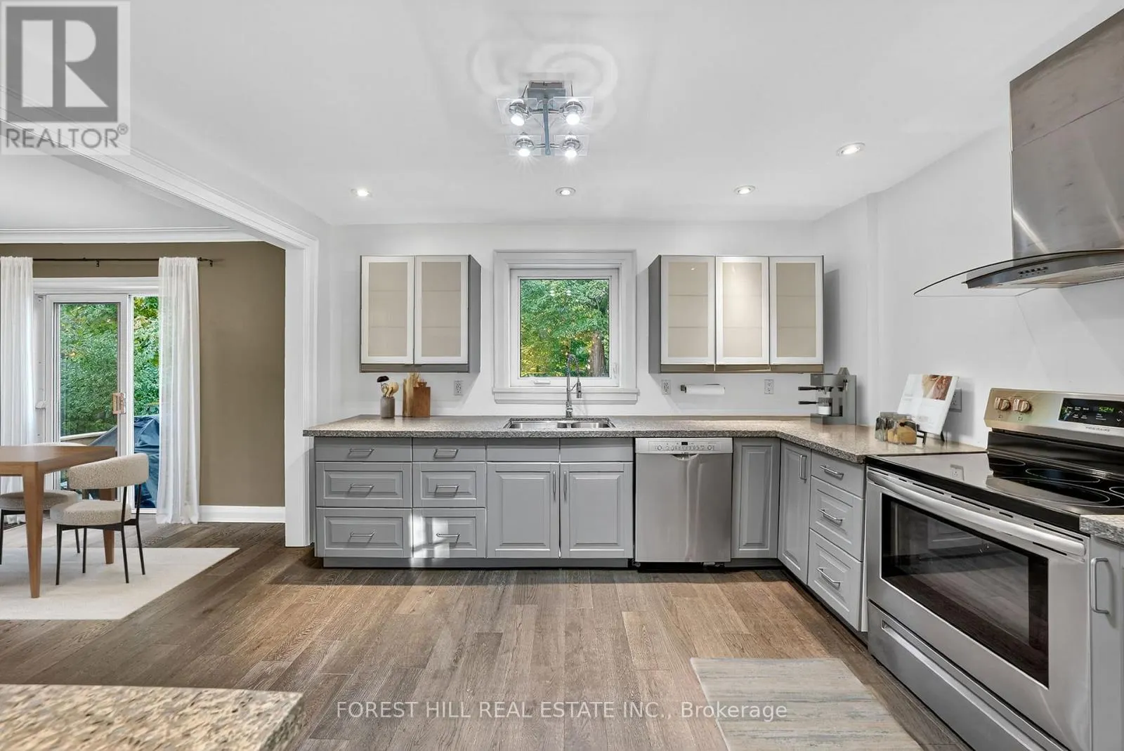 41 CLIFFSIDE DRIVE