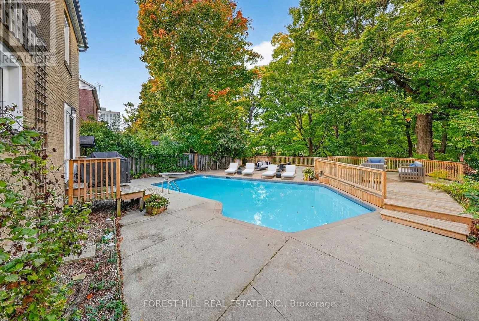 41 CLIFFSIDE DRIVE