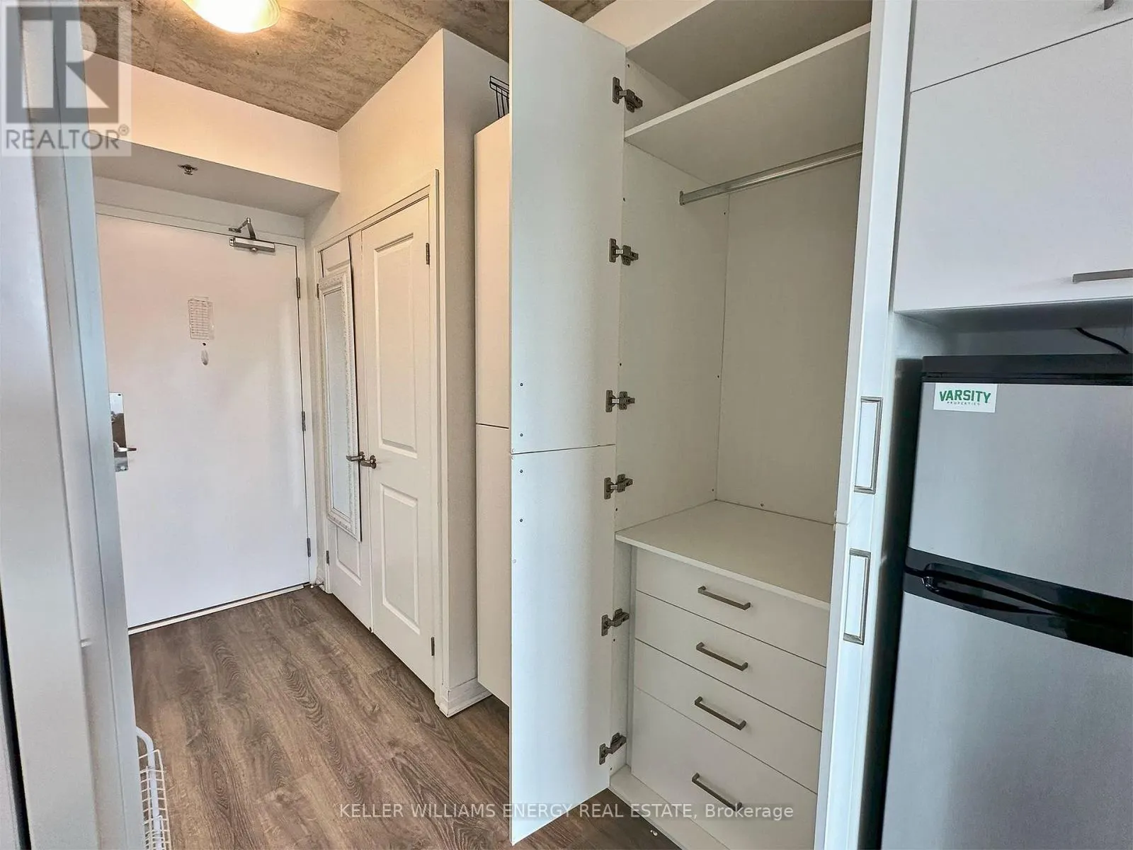 241 - 1900 SIMCOE STREET N, #241