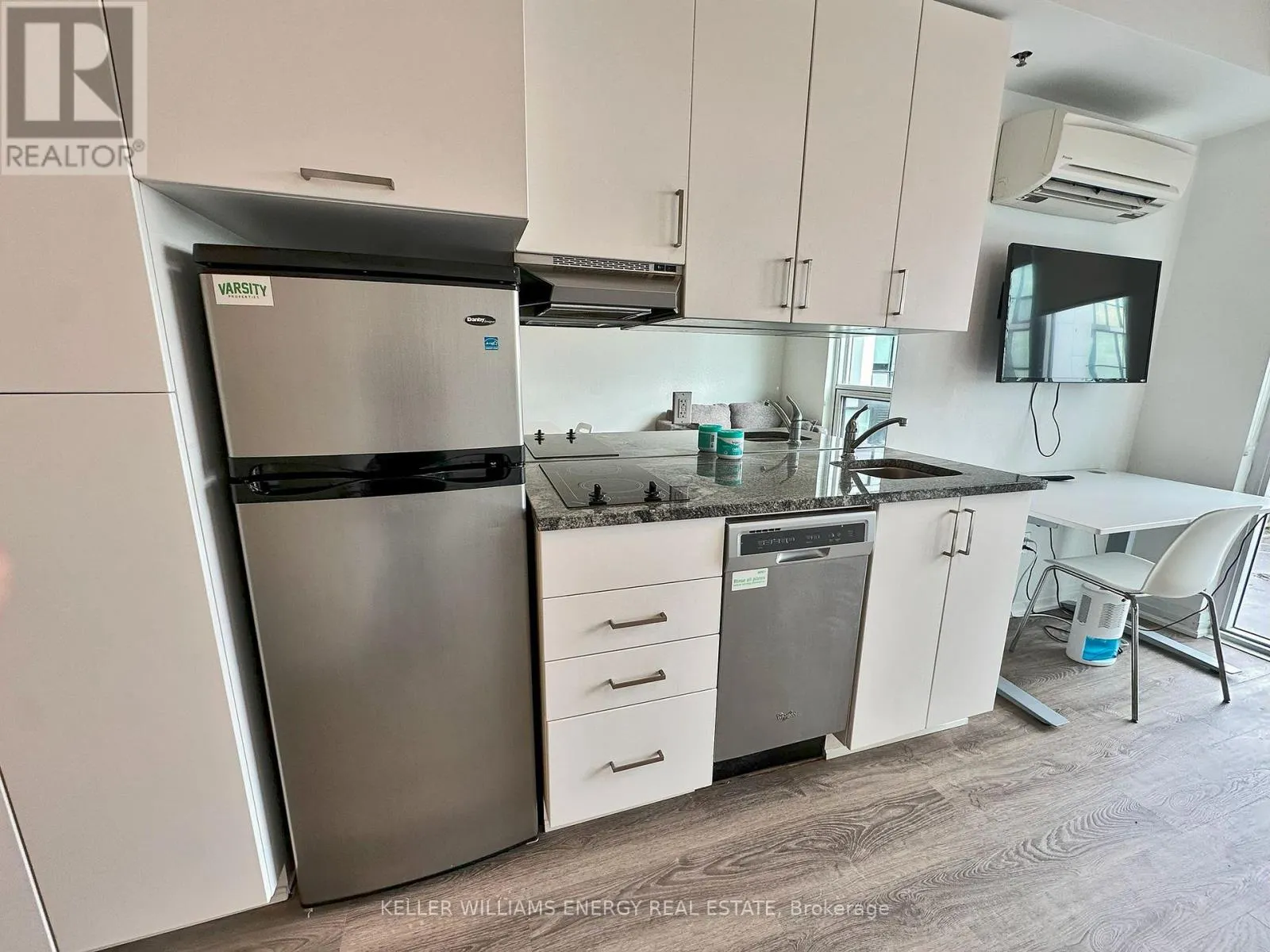 241 - 1900 SIMCOE STREET N, #241