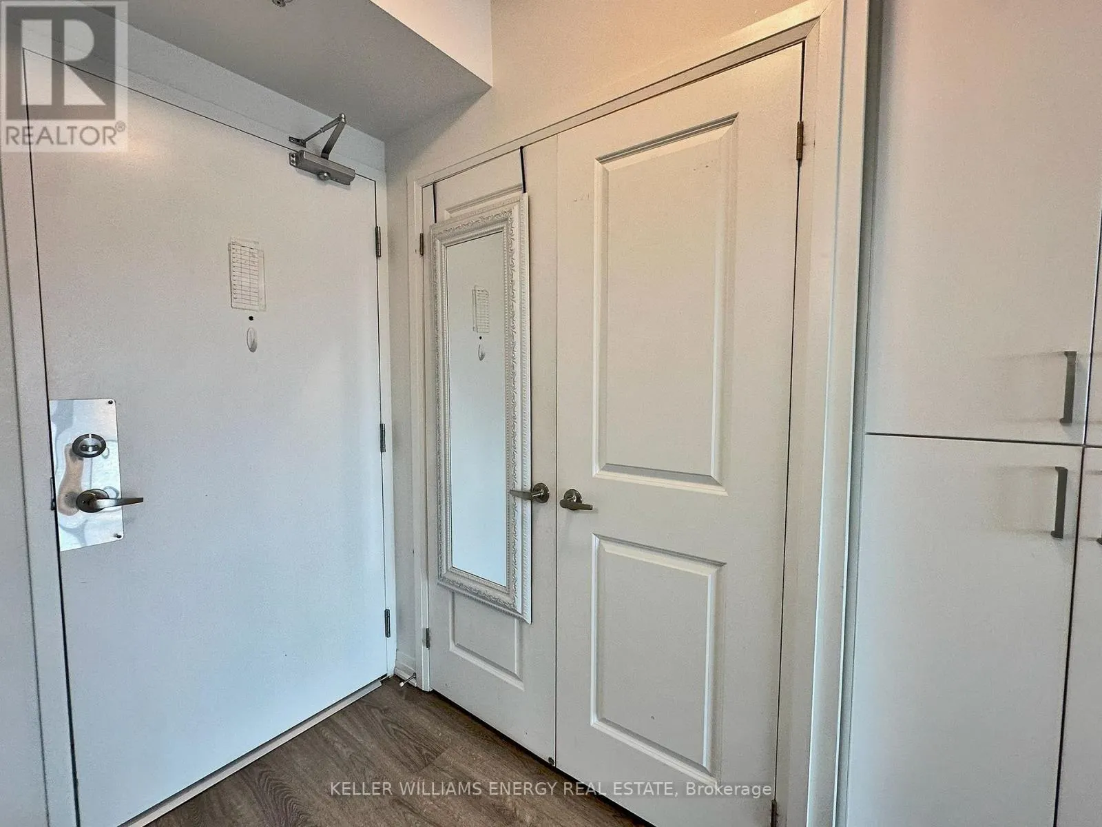 241 - 1900 SIMCOE STREET N, #241