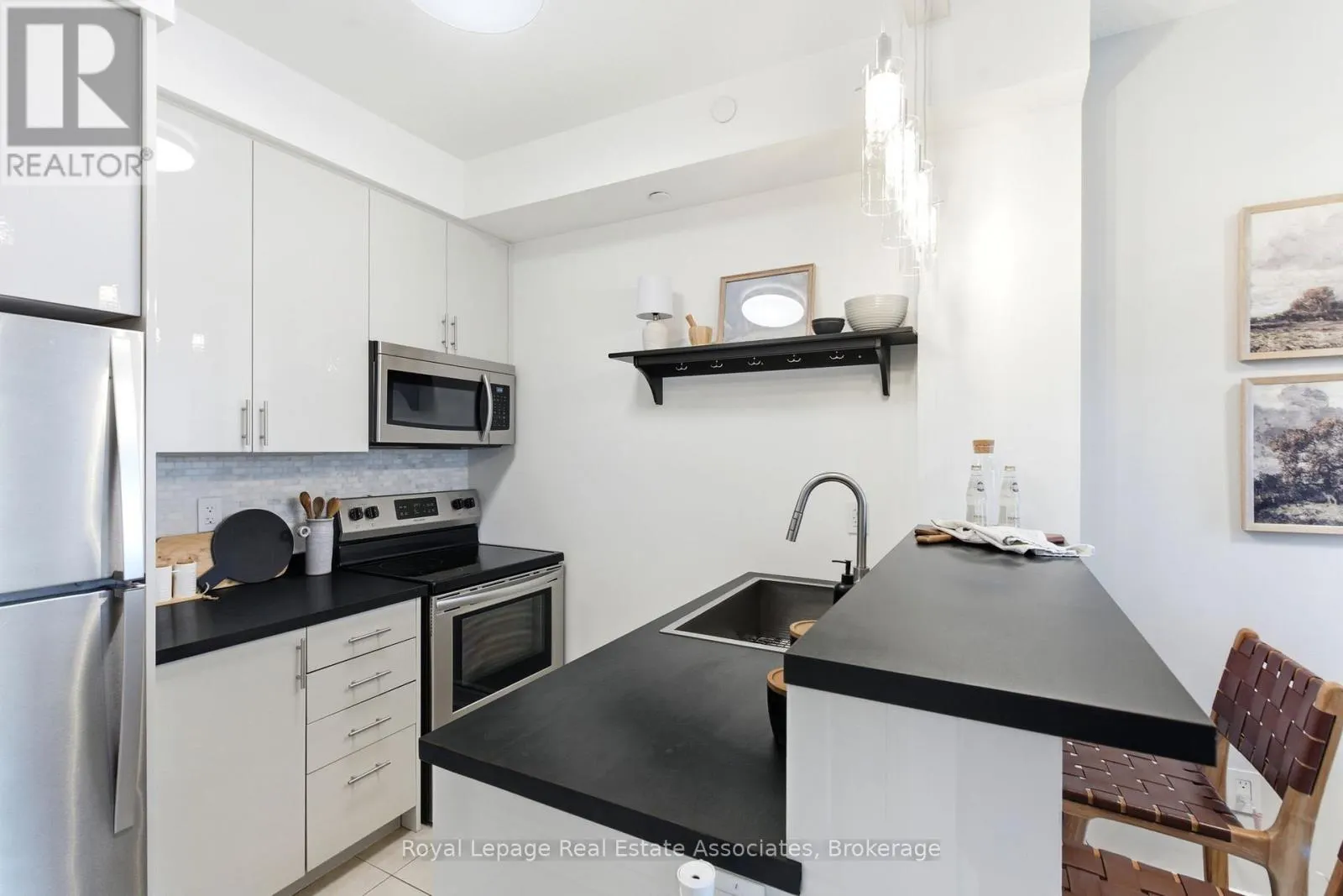 208 - 80 ASPEN SPRINGS DRIVE