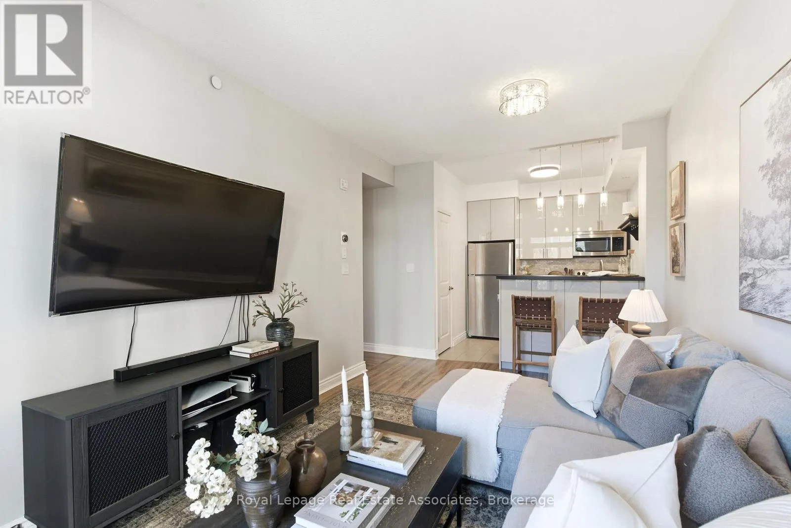 208 - 80 ASPEN SPRINGS DRIVE
