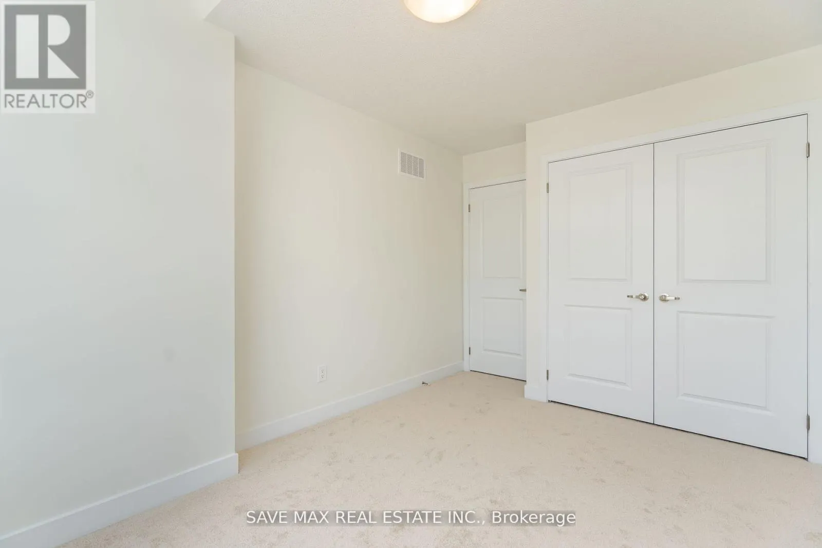 1082 THOMPSON DRIVE