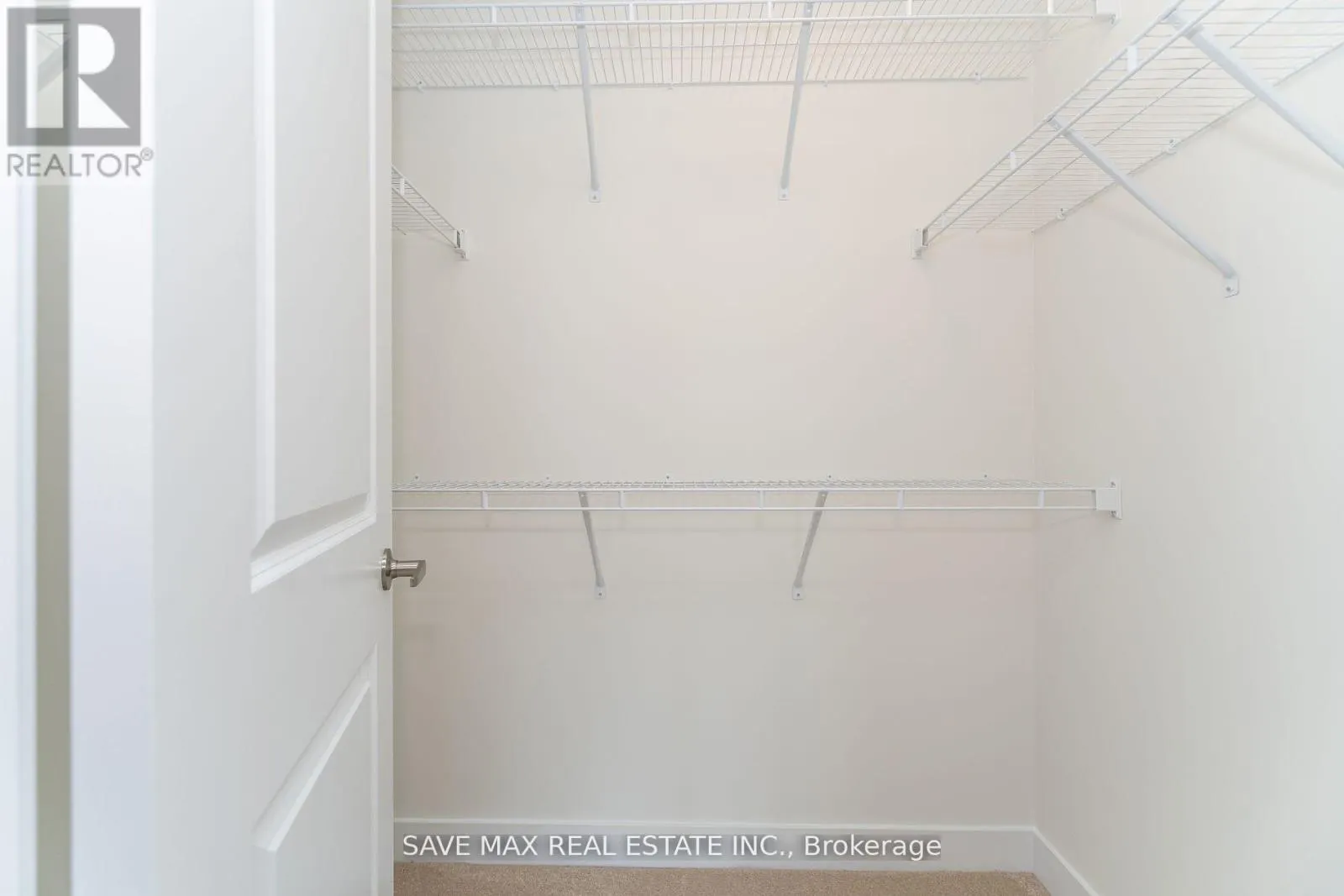 1082 THOMPSON DRIVE