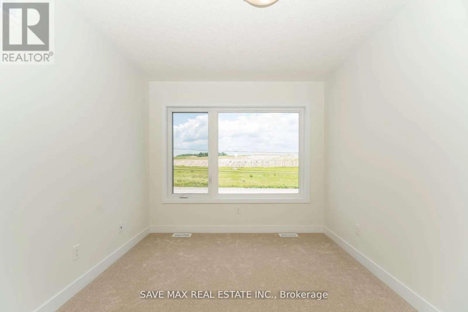 1082 THOMPSON DRIVE