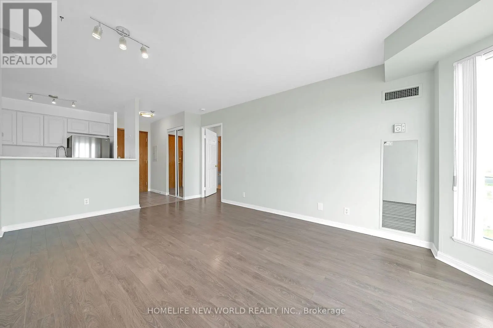 2510 - 11 LEE CENTRE DRIVE