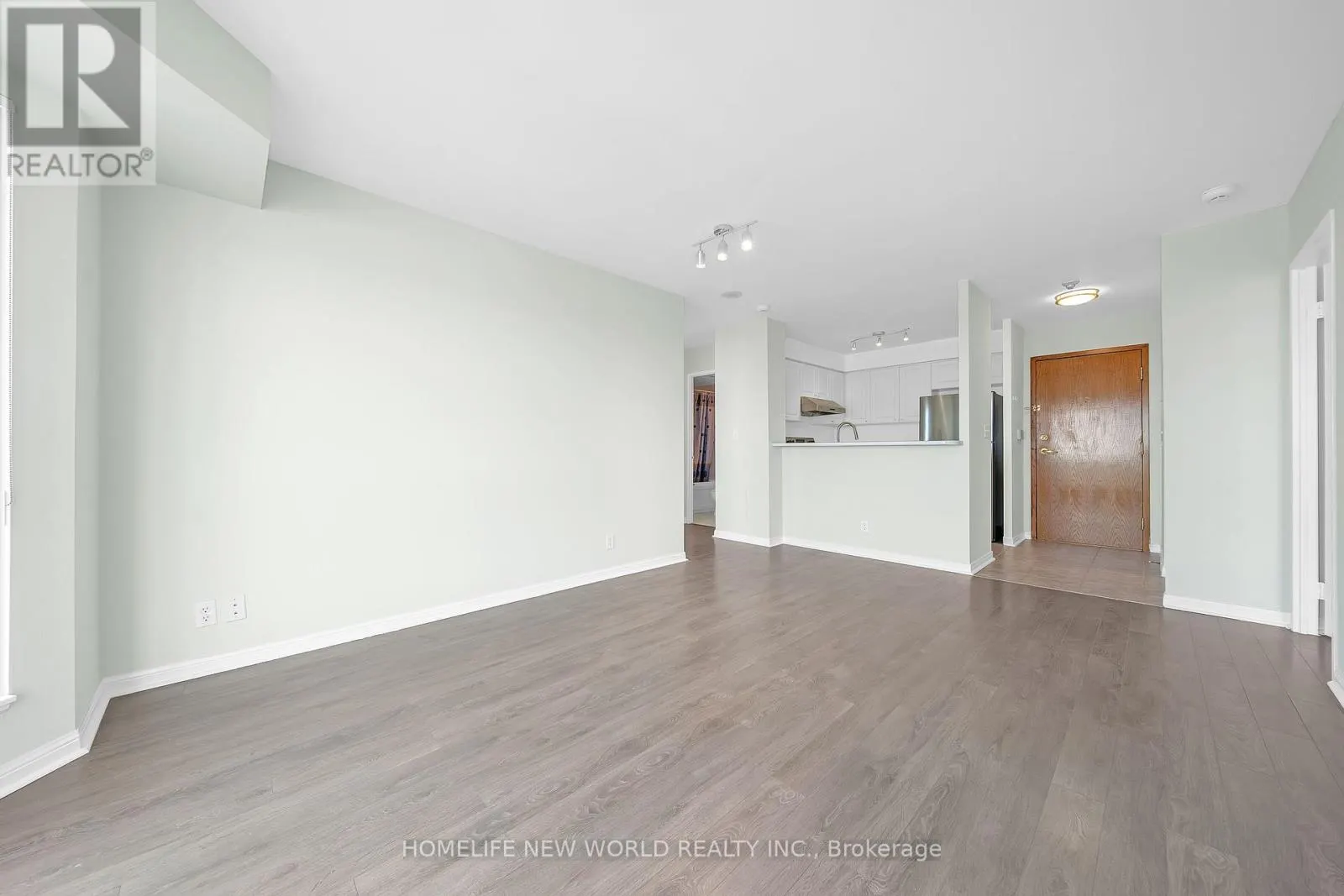 2510 - 11 LEE CENTRE DRIVE