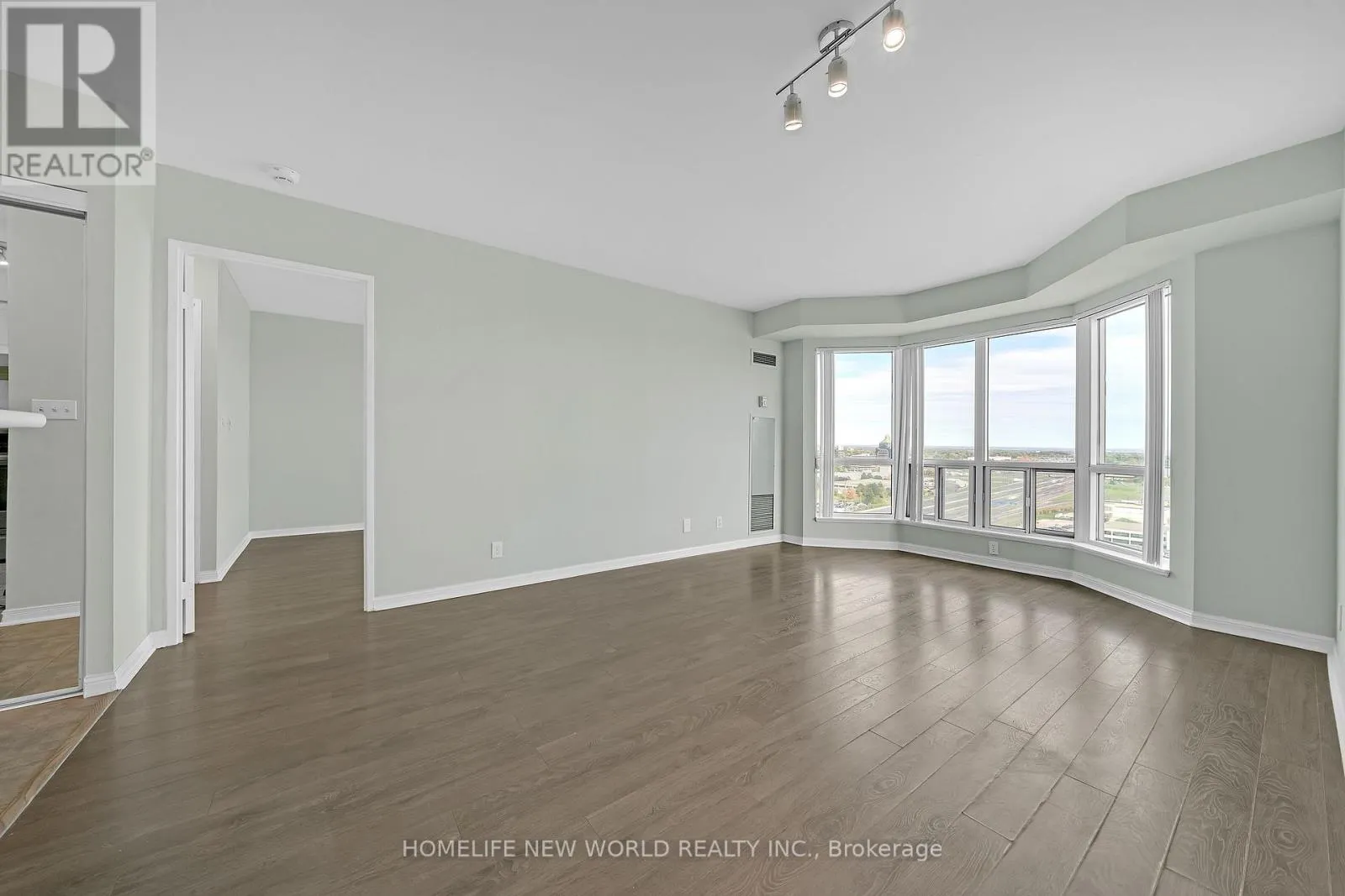 2510 - 11 LEE CENTRE DRIVE