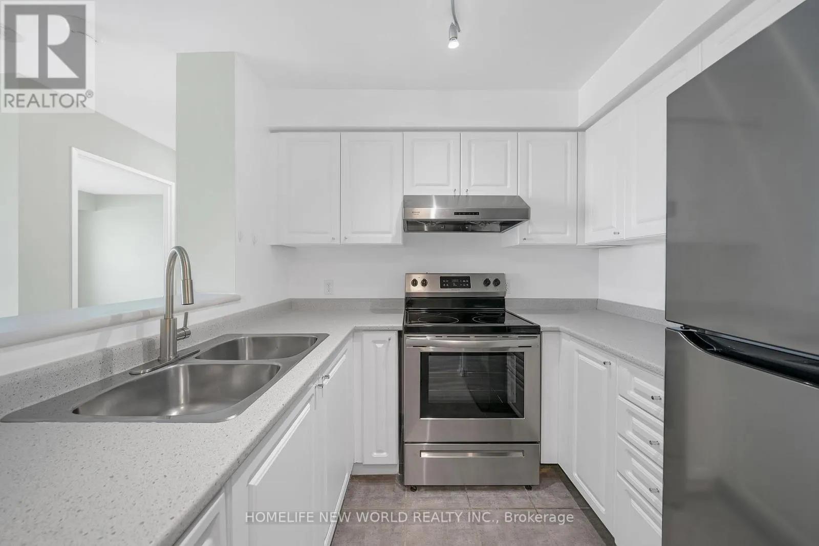 2510 - 11 LEE CENTRE DRIVE