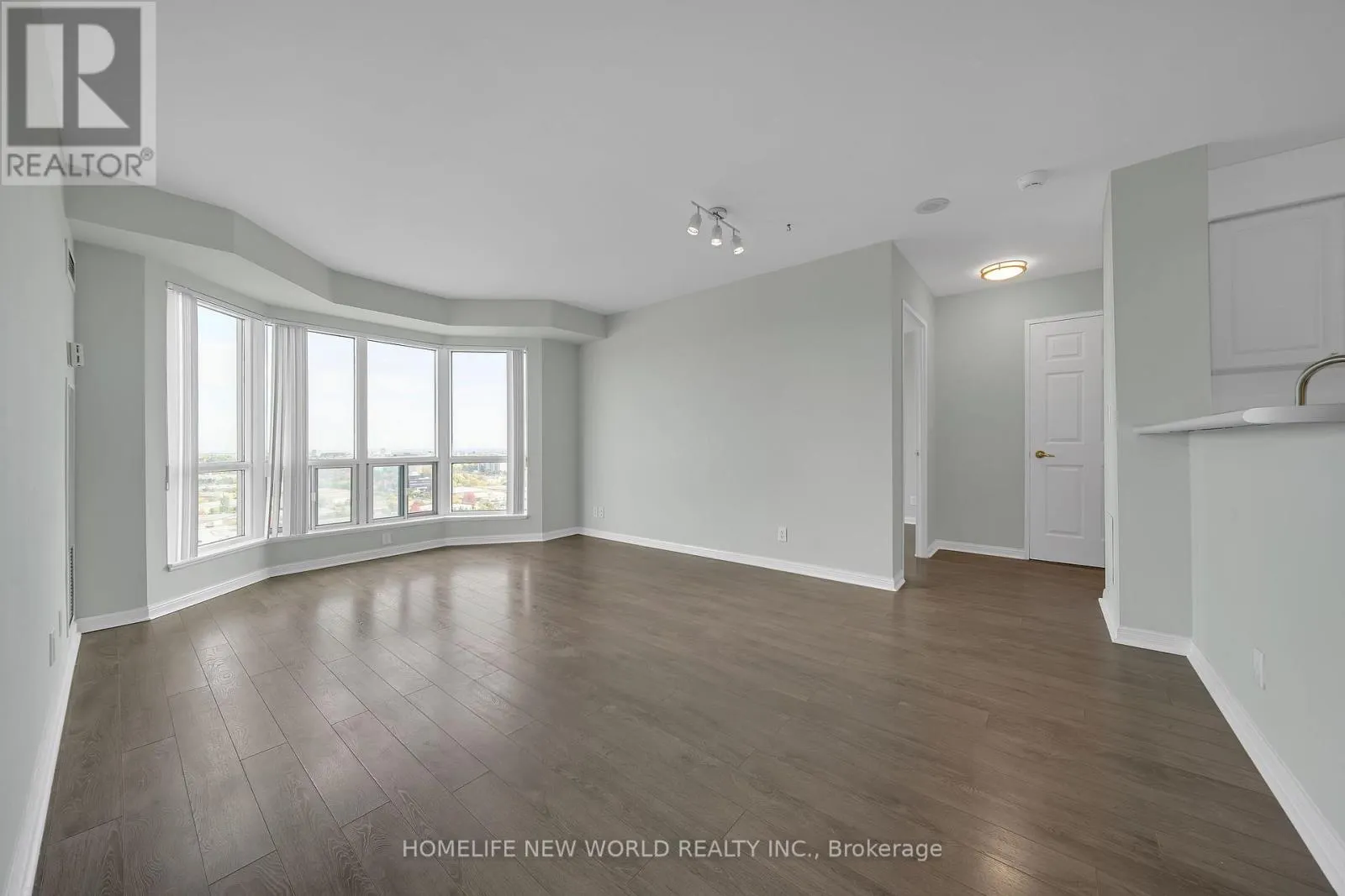 2510 - 11 LEE CENTRE DRIVE