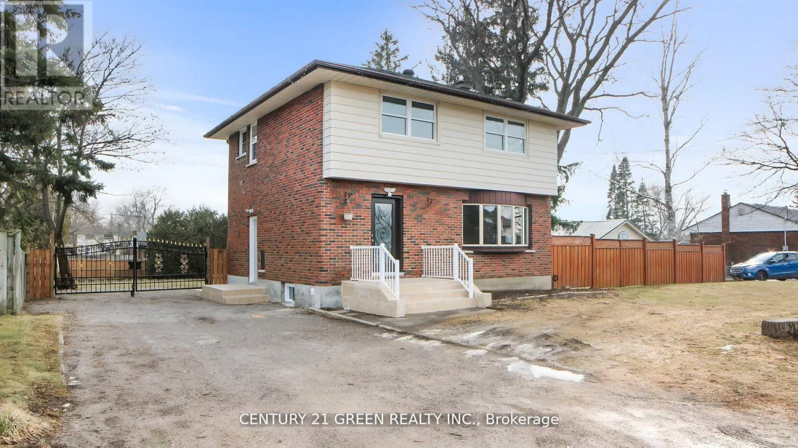 MAIN - 1813 ROSSLAND ROAD E