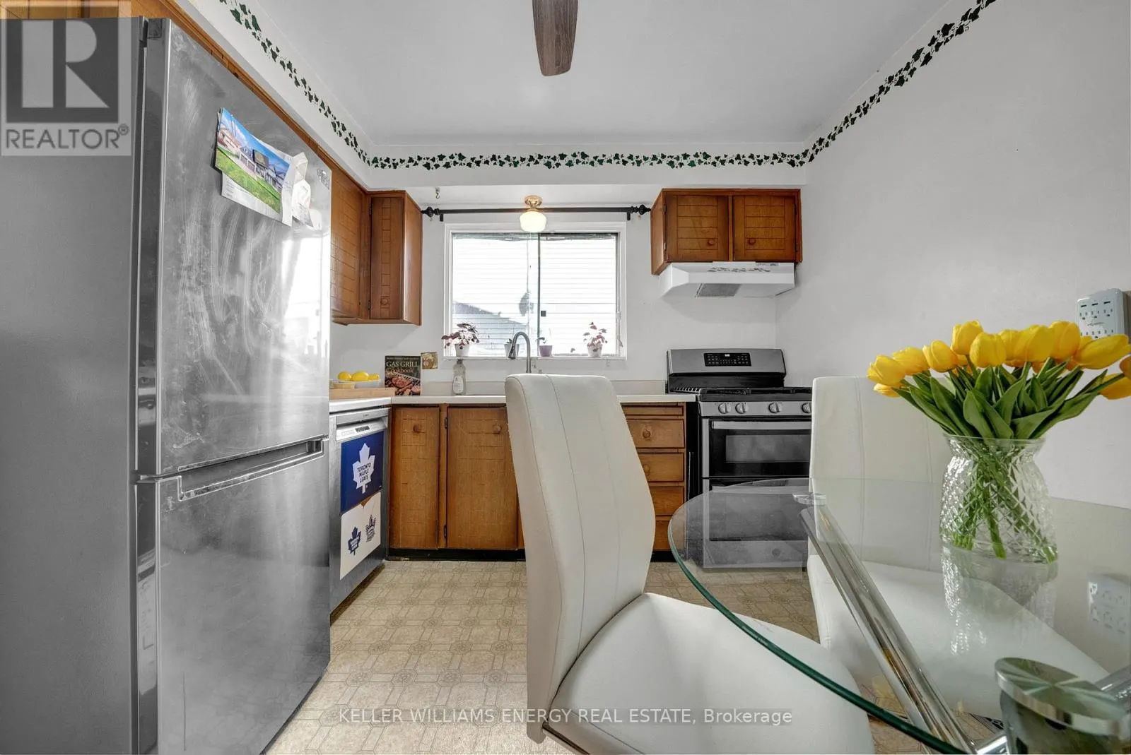 518 CAMELOT DRIVE