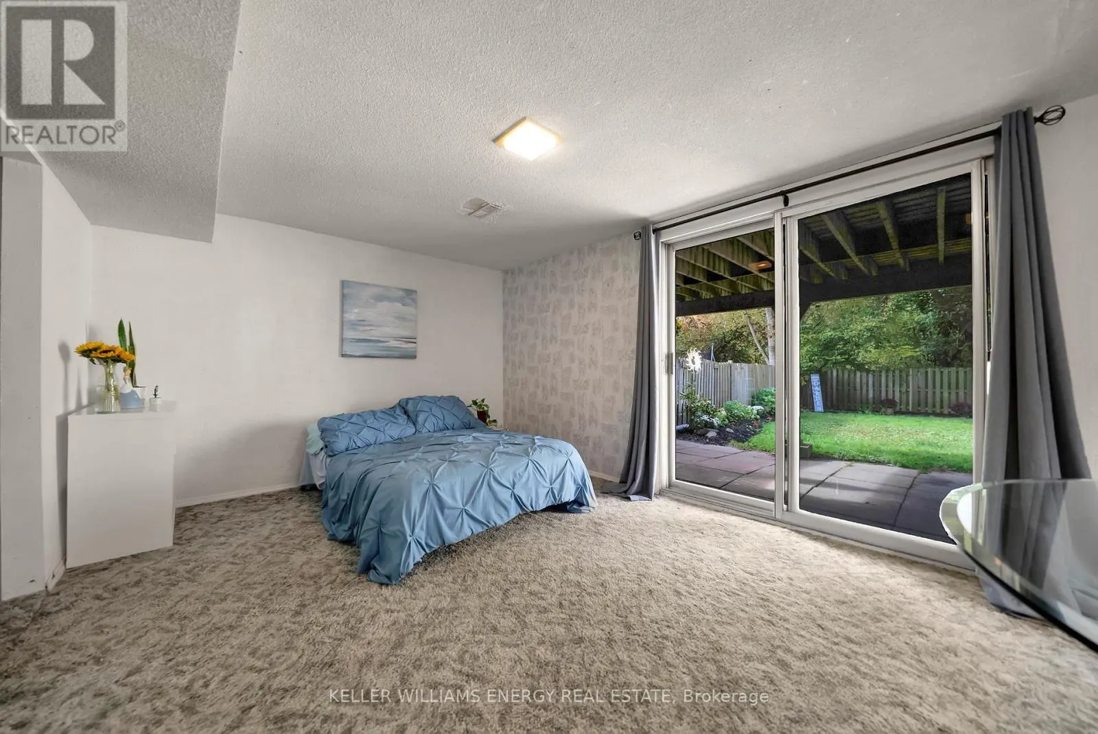 518 CAMELOT DRIVE