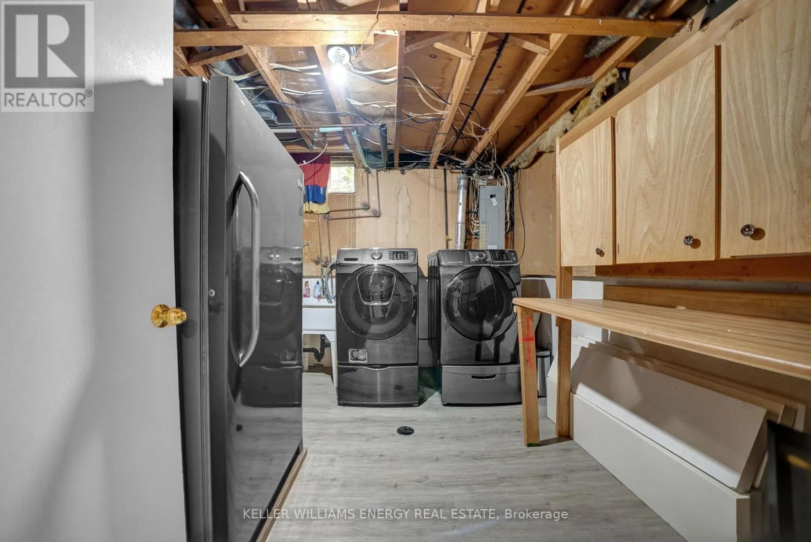 518 CAMELOT DRIVE