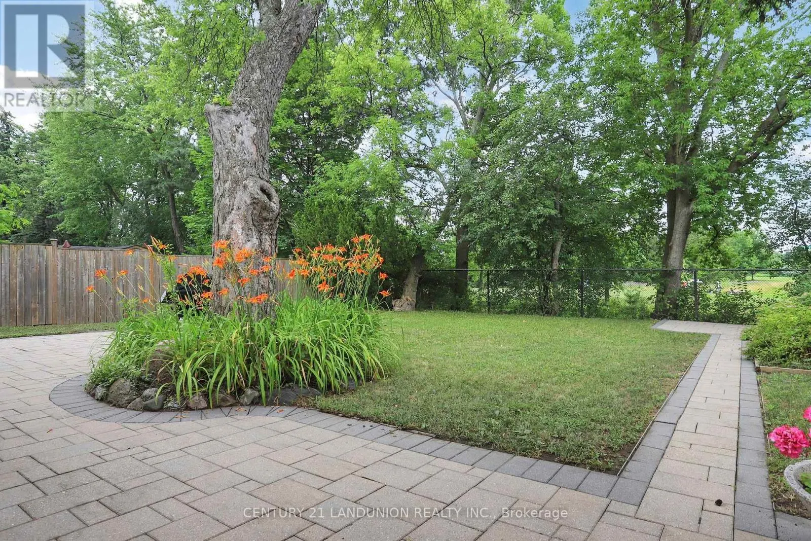 757 HUNTINGWOOD DRIVE