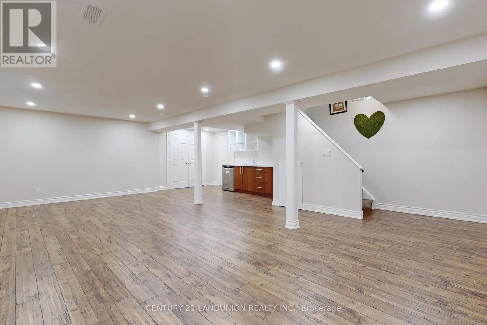 757 HUNTINGWOOD DRIVE