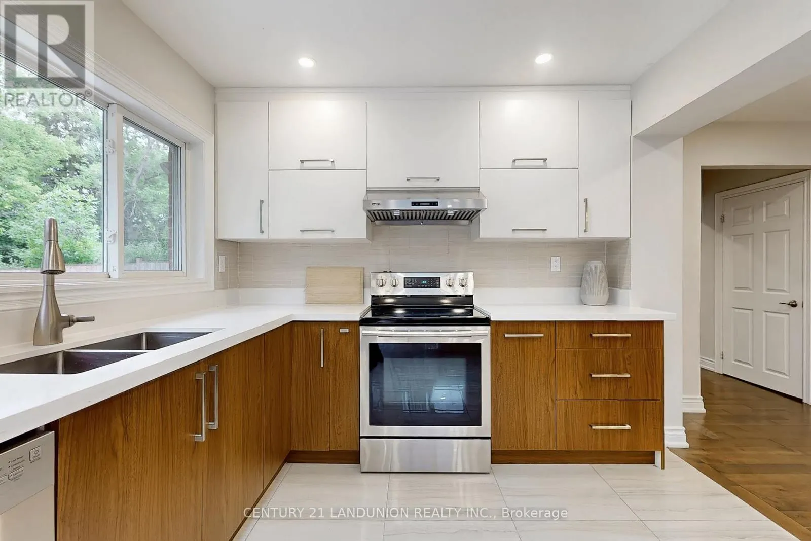 757 HUNTINGWOOD DRIVE