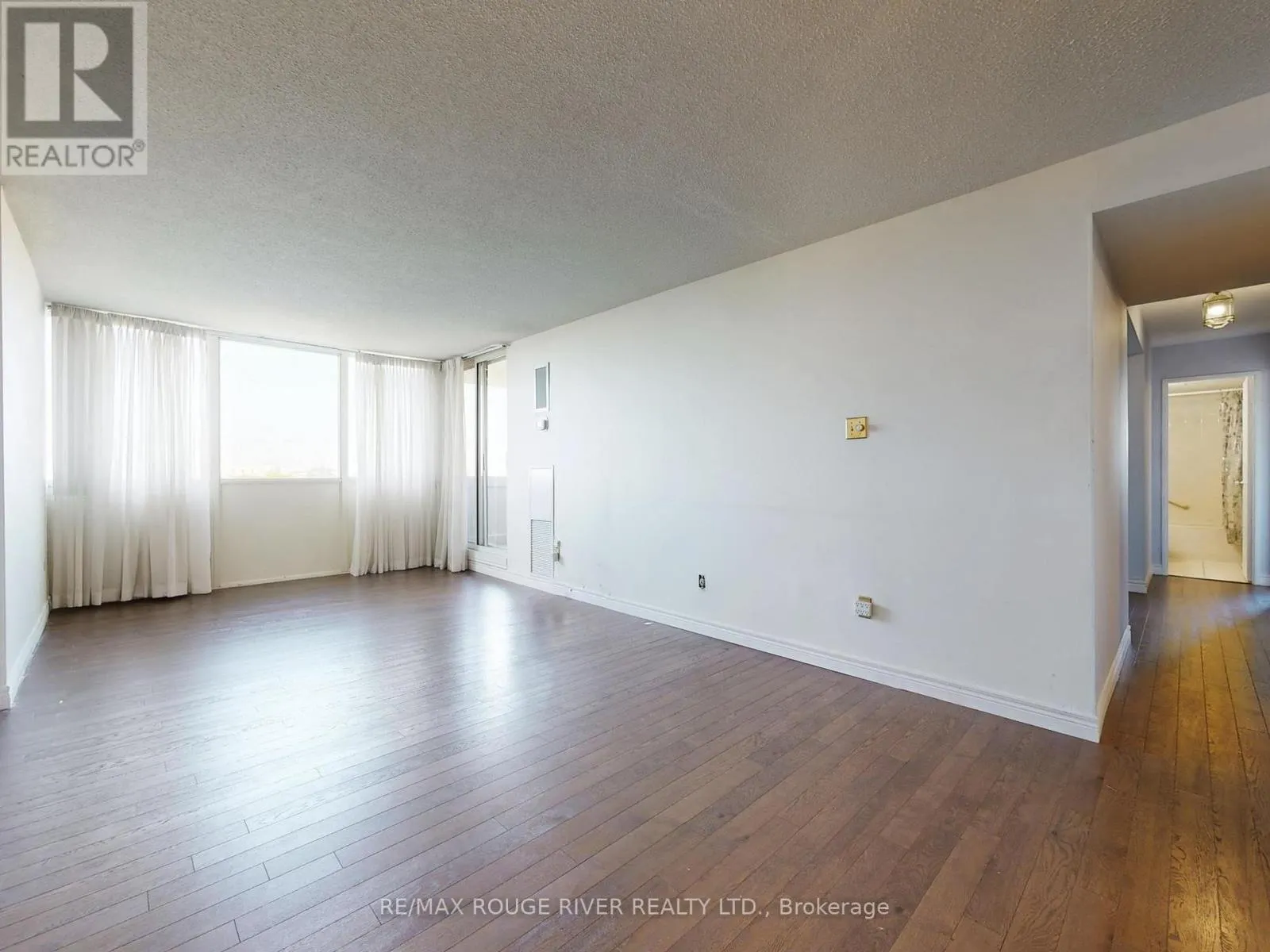902 - 44 FALBY COURT