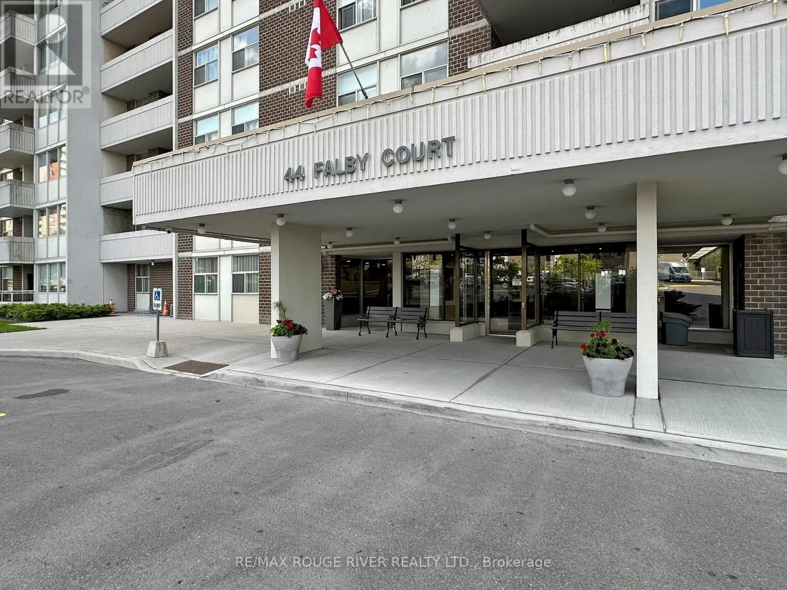 902 - 44 FALBY COURT