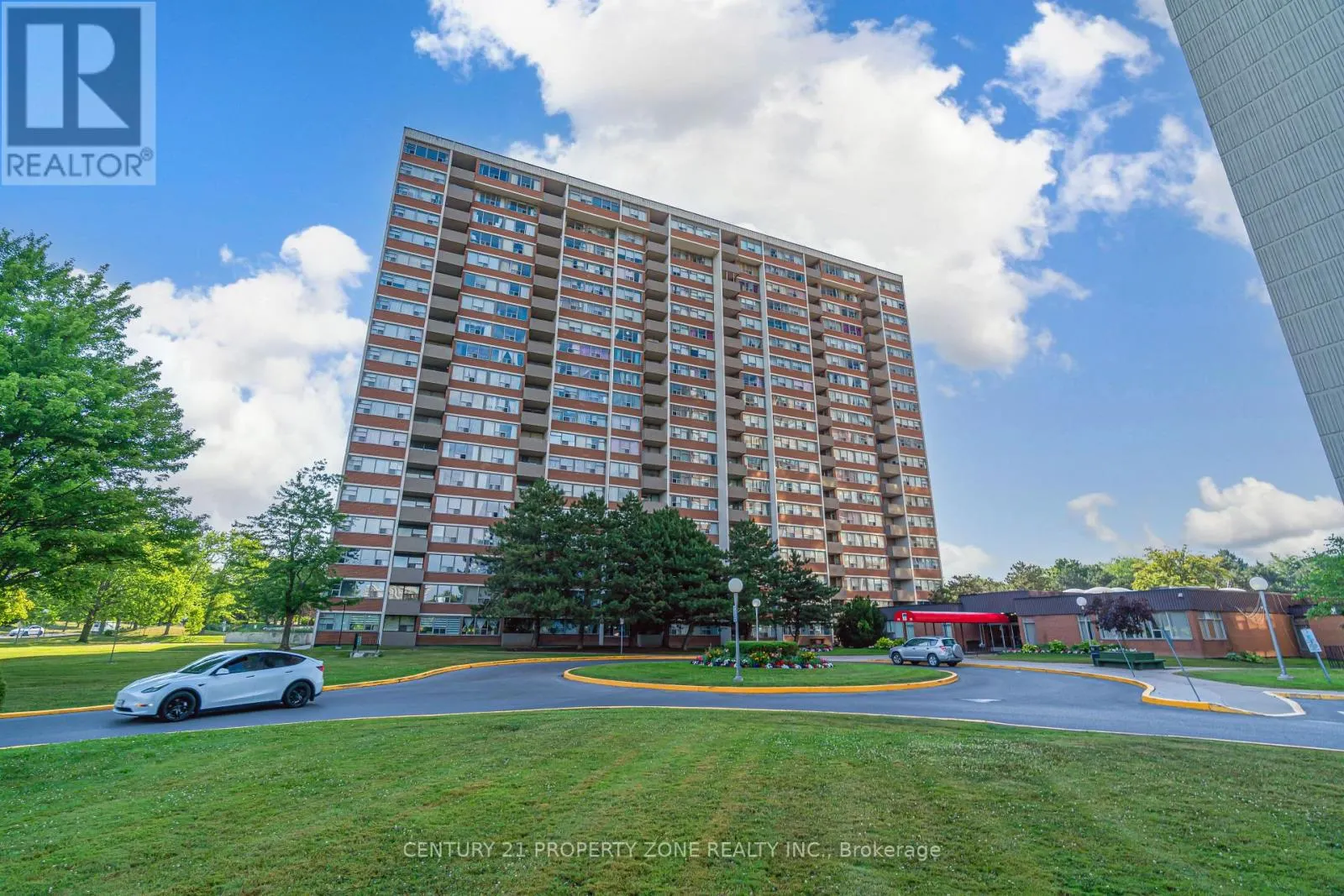 209 - 45 SILVER SPRINGS BOULEVARD