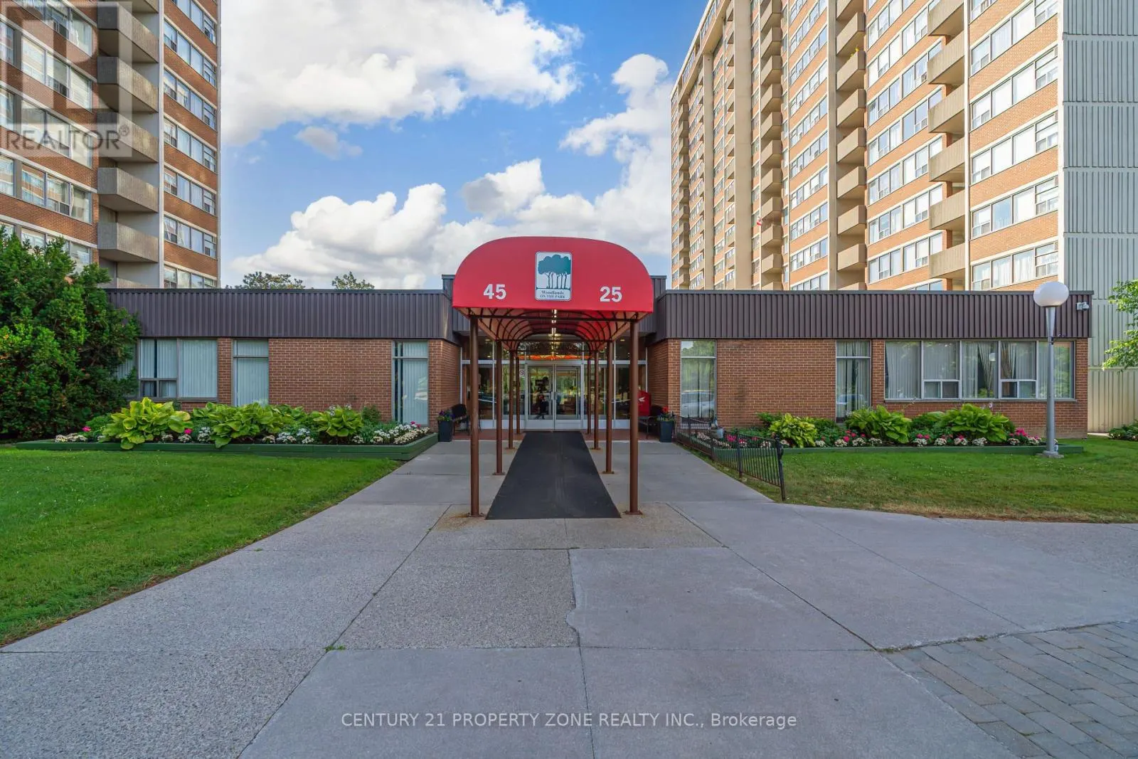 209 - 45 SILVER SPRINGS BOULEVARD