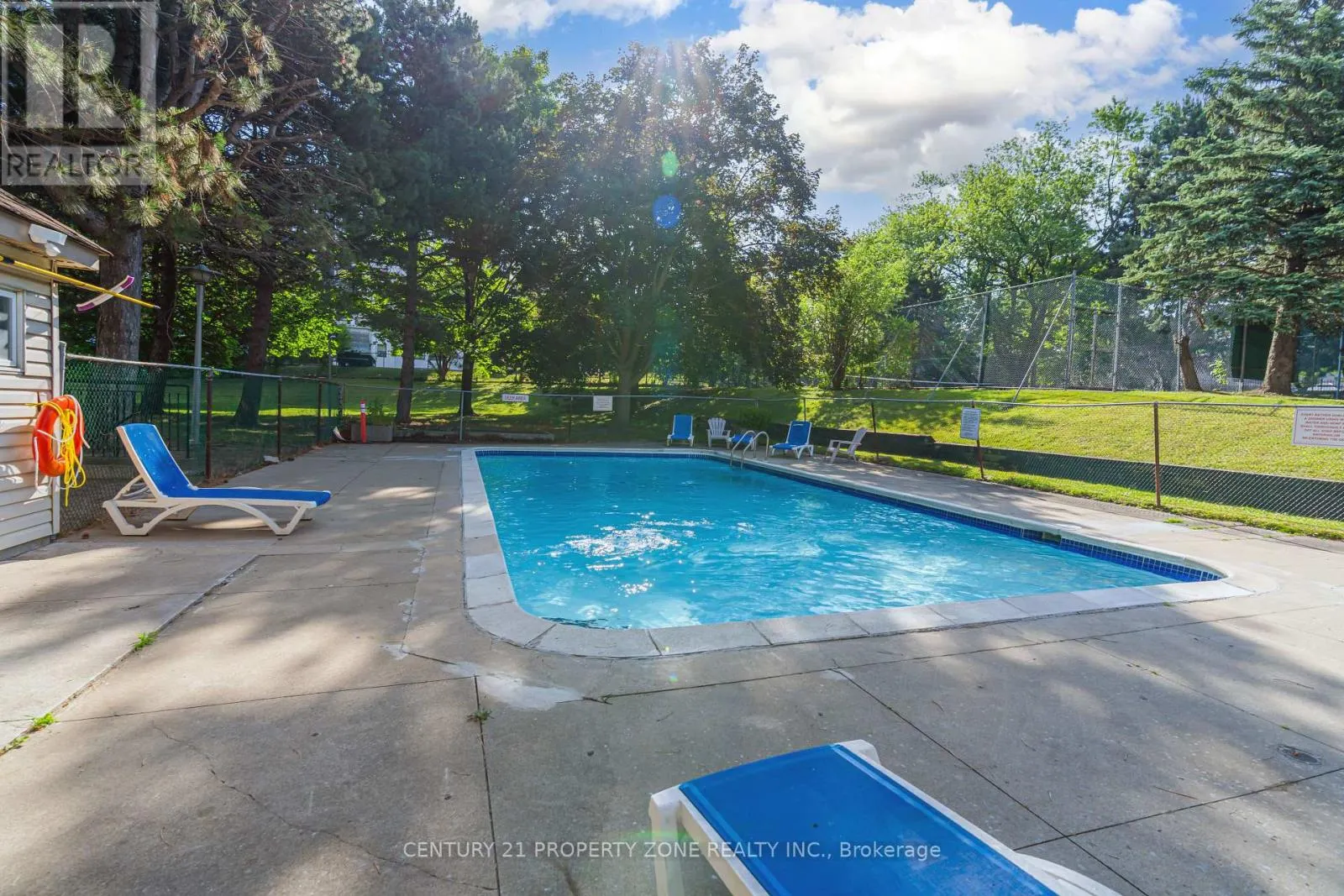209 - 45 SILVER SPRINGS BOULEVARD