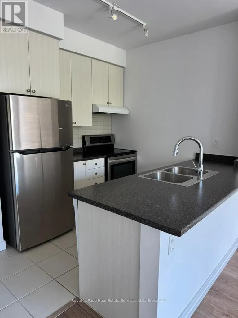 213 - 8 TRENT AVENUE, #213