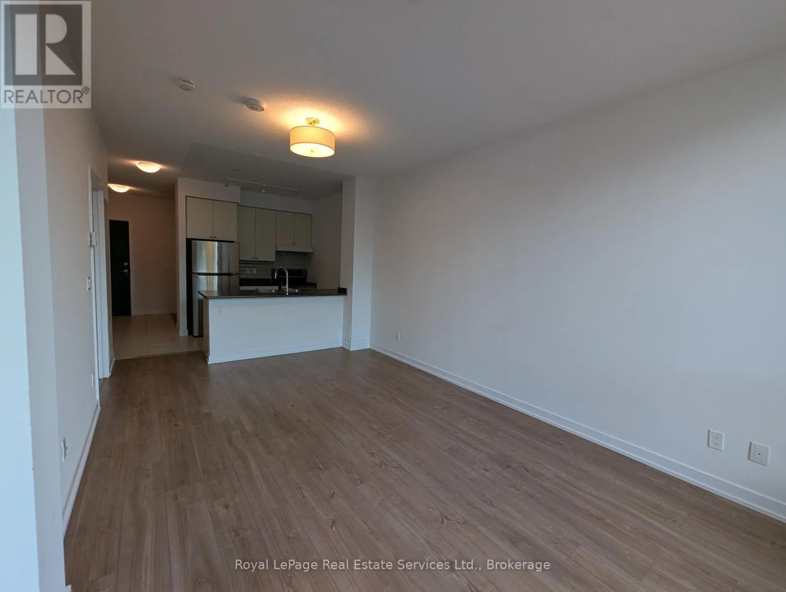 213 - 8 TRENT AVENUE, #213