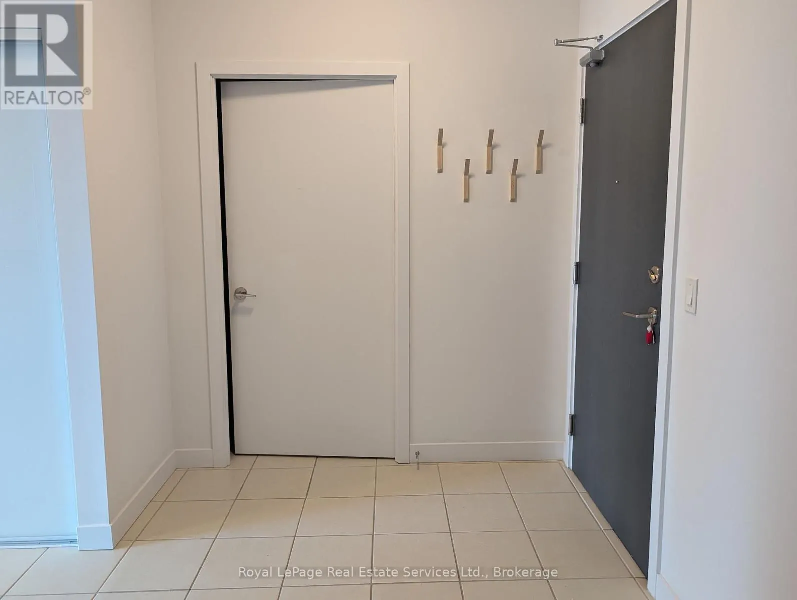 213 - 8 TRENT AVENUE, #213