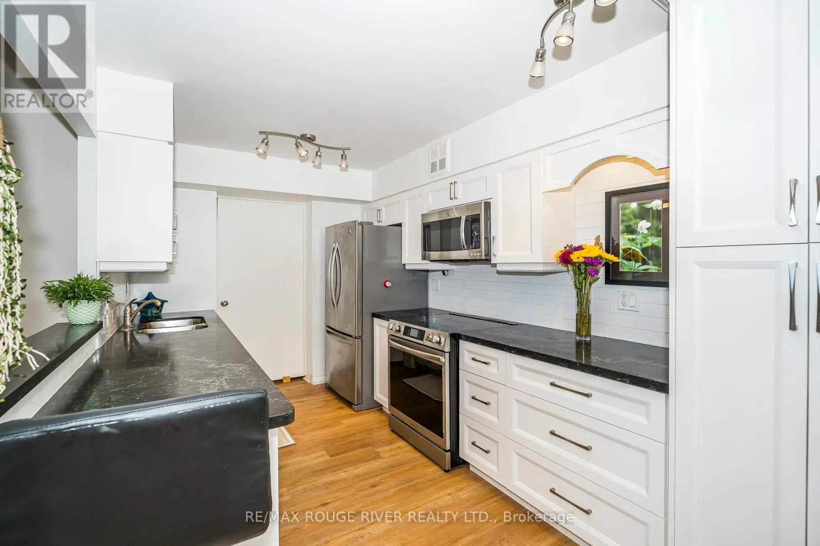 1115 - 1890 VALLEY FARM ROAD