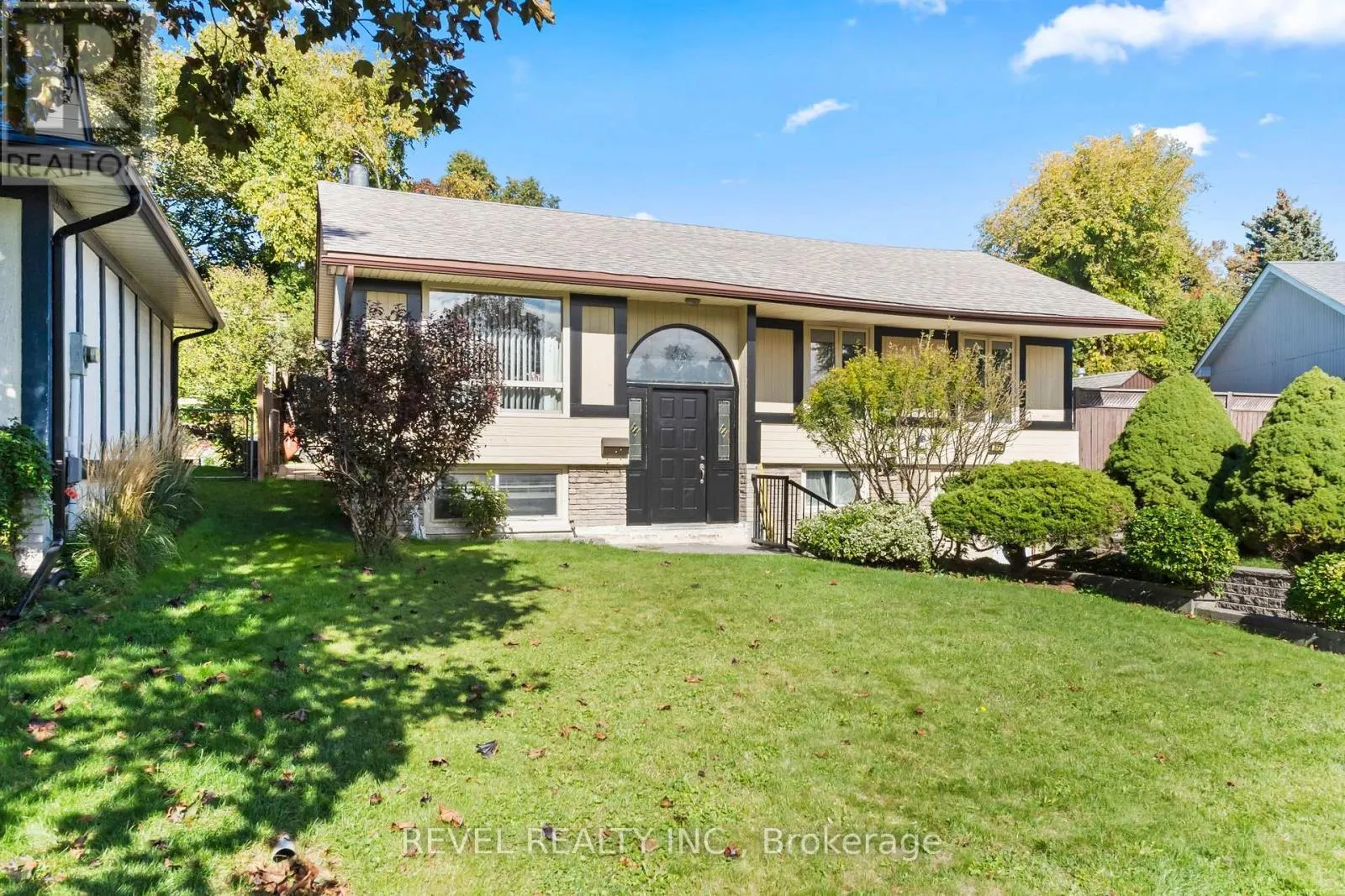 441 CRESTWOOD DR DRIVE N