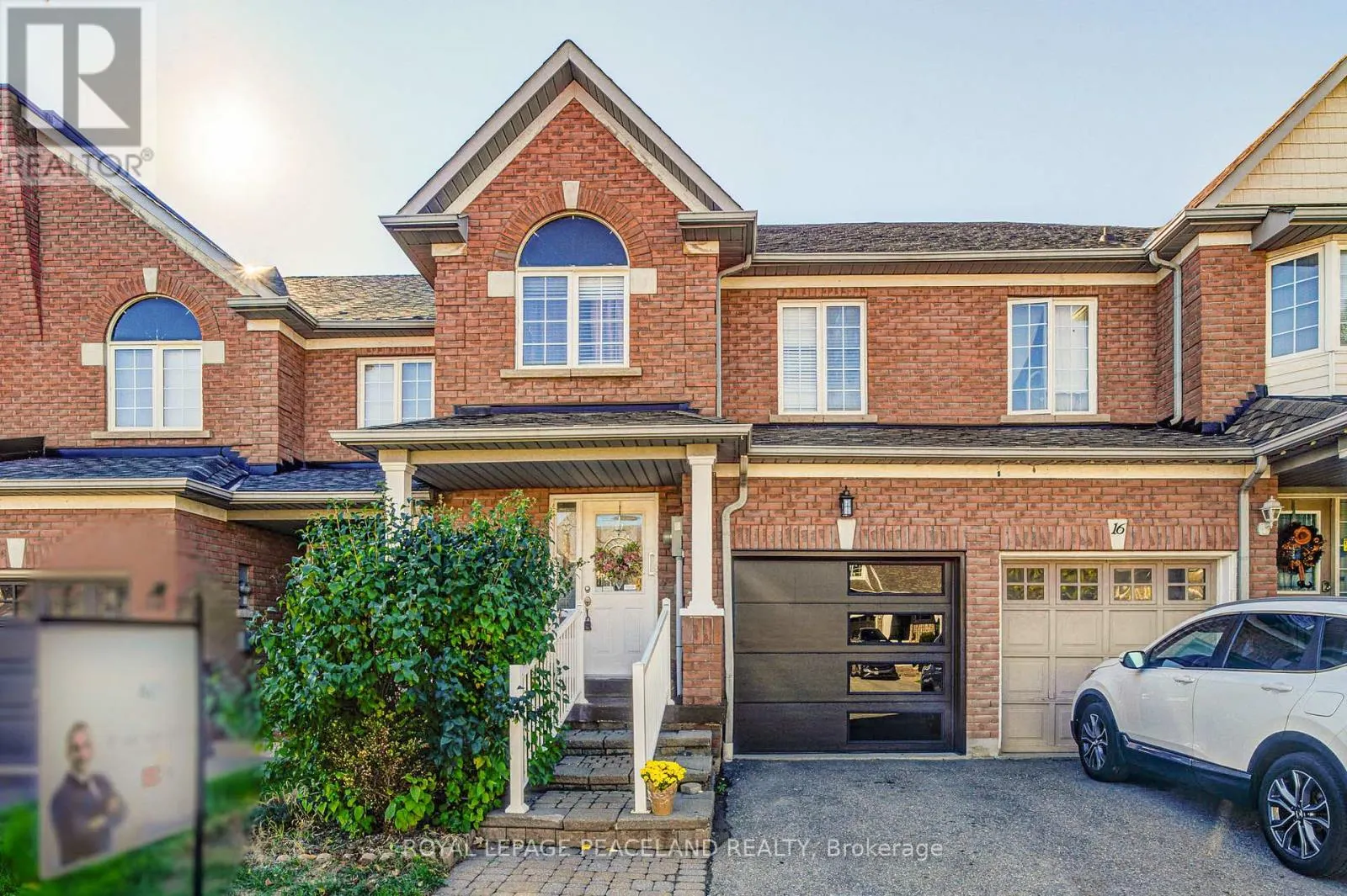 14 OGLEVIE DRIVE