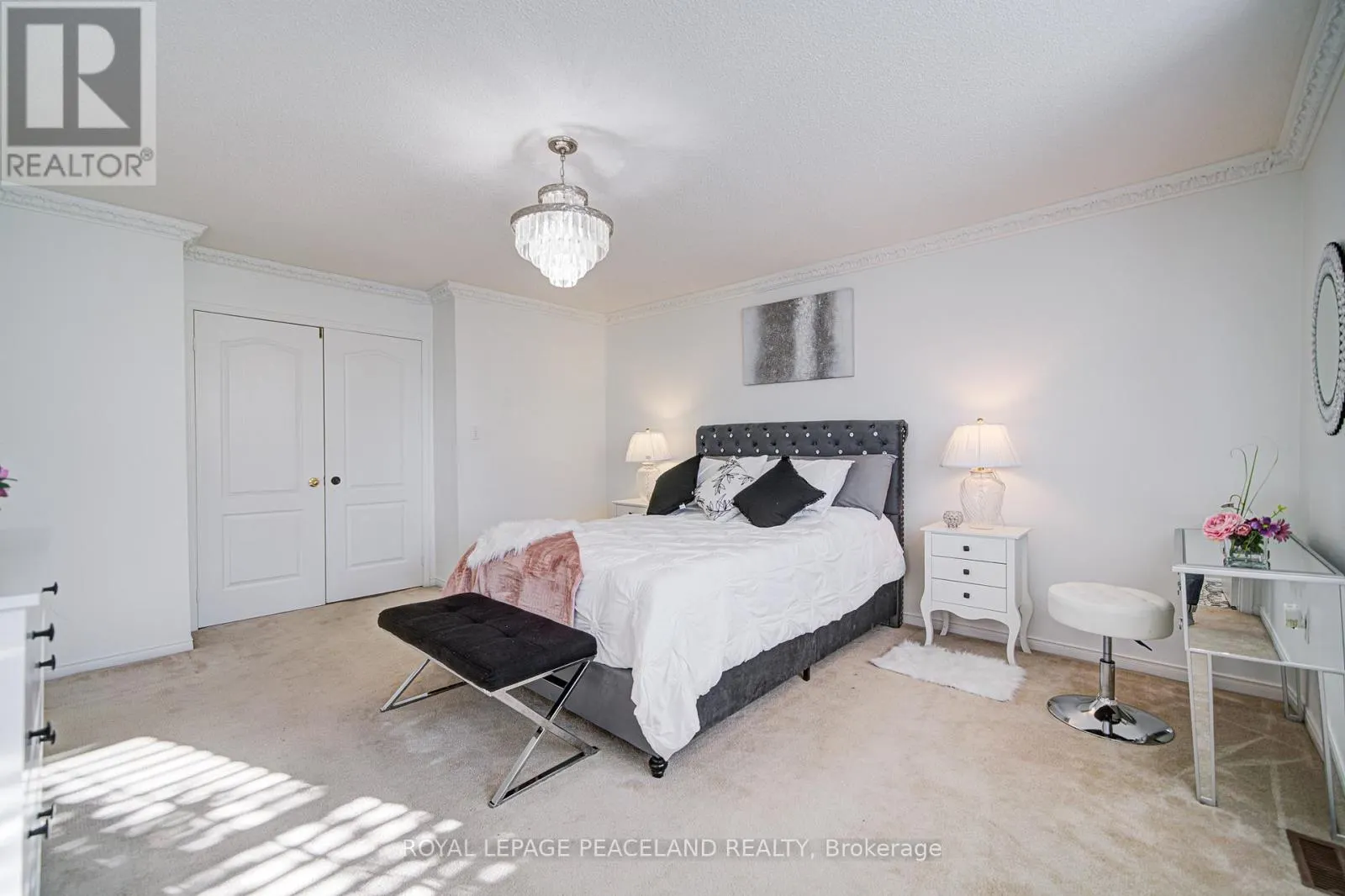 14 OGLEVIE DRIVE