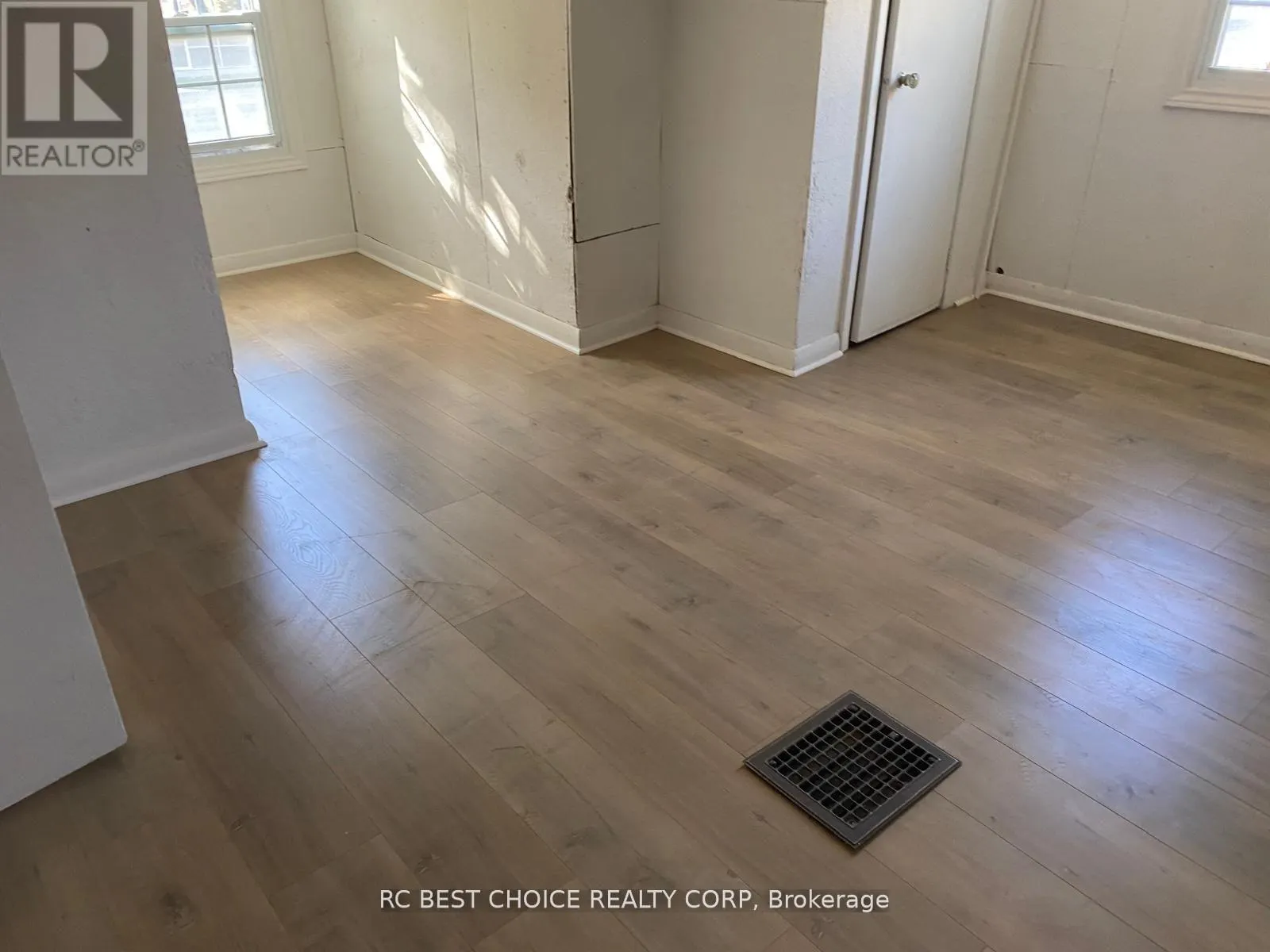 1705 SIMCOE STREET N